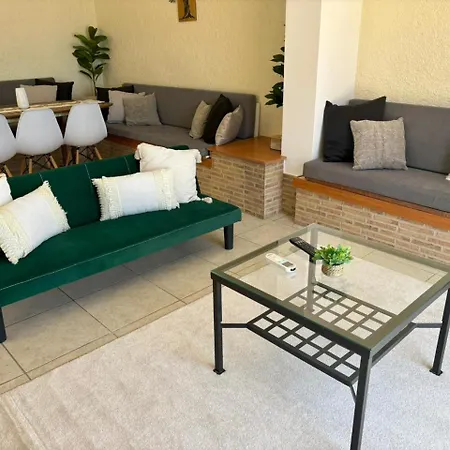 F By Goutos Luxury Living Апартаменты